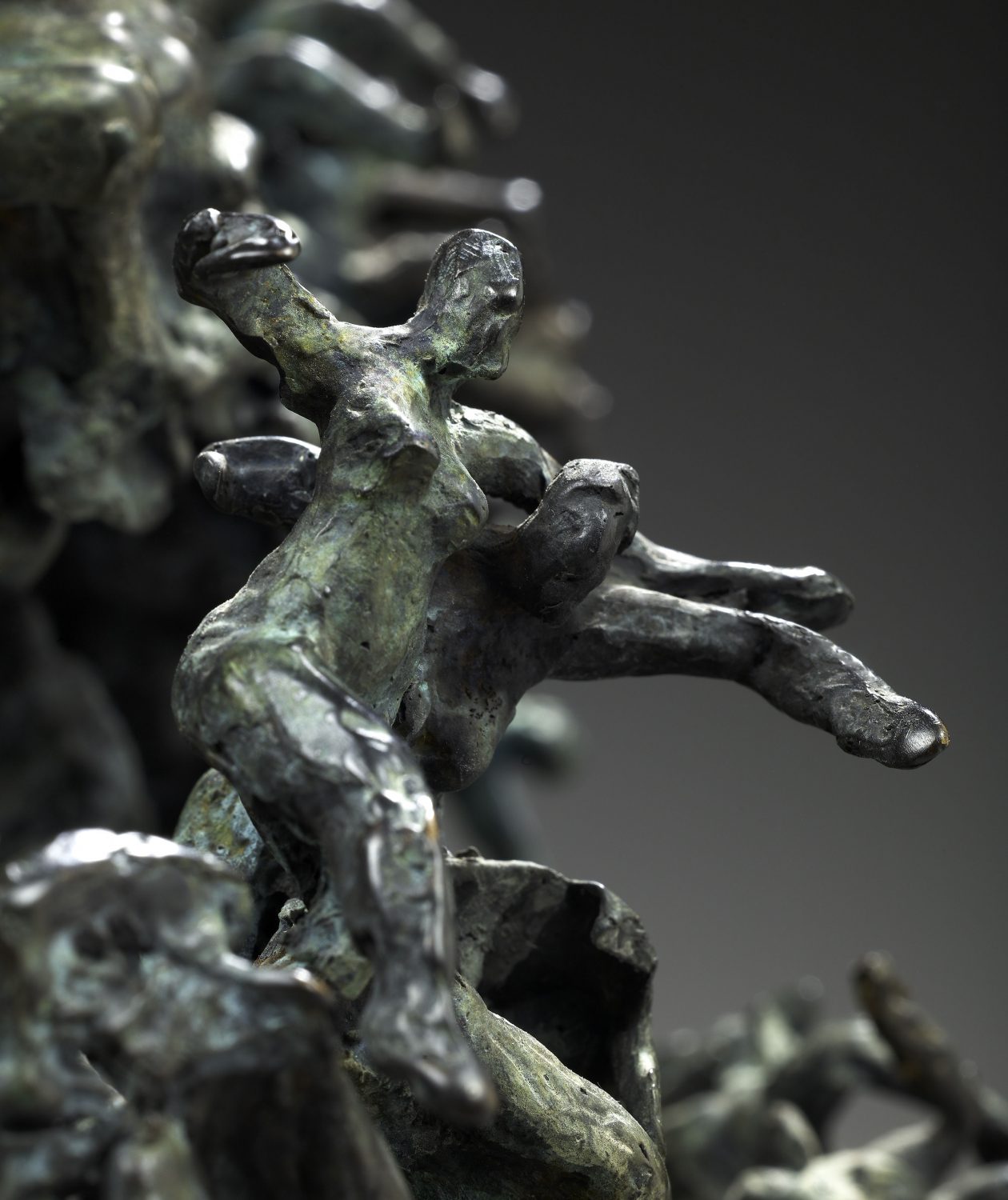 tornade écologie destruction bronze sculpture art mythe tourbillon