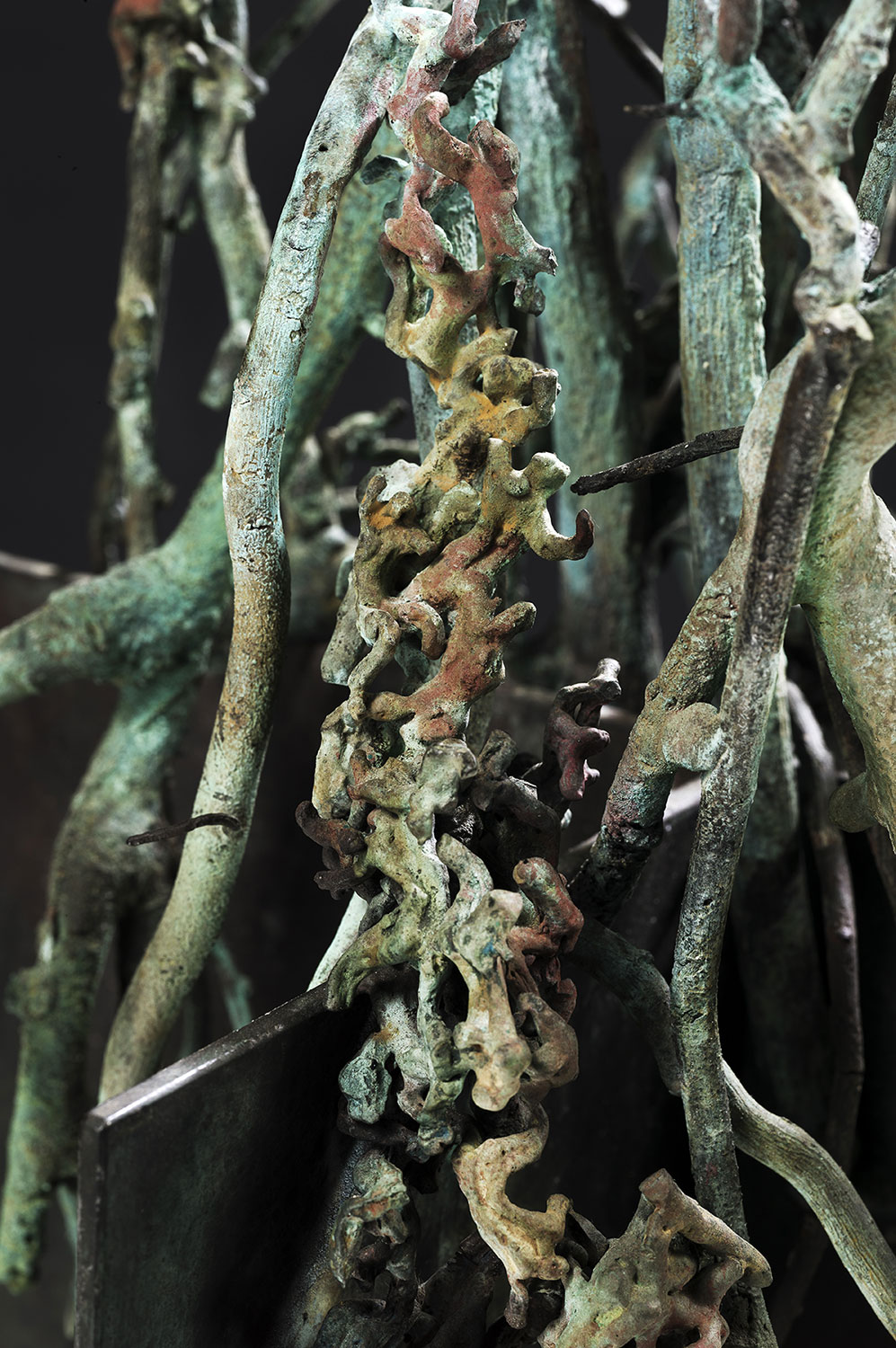 mythe nature plante bronze sculpture art écologie ronces arbre