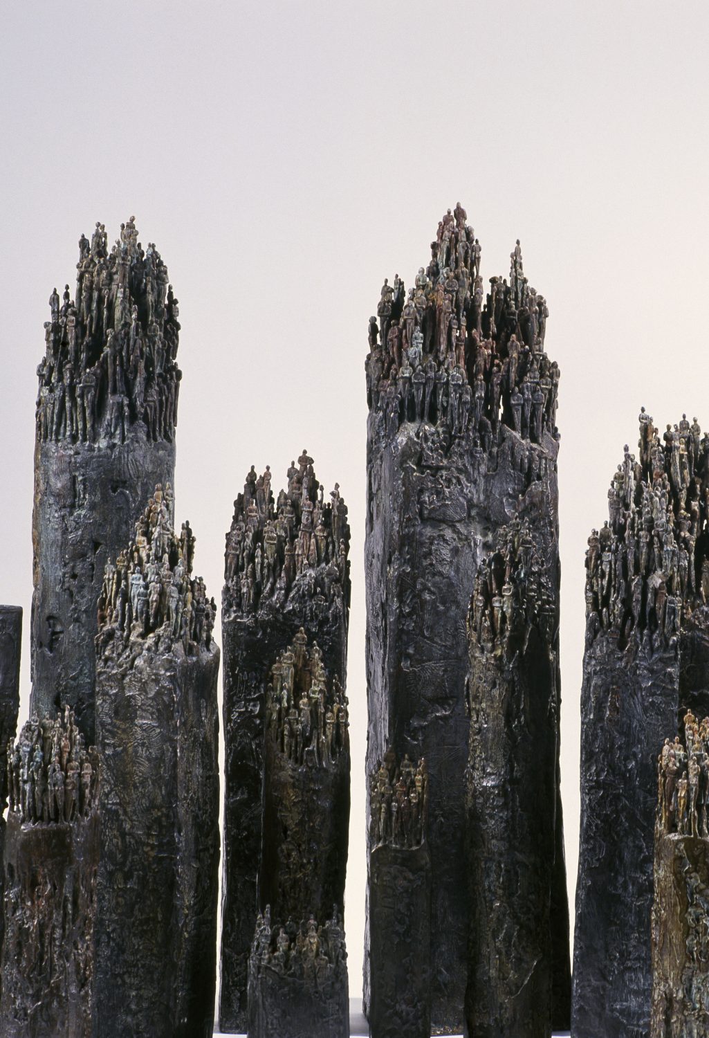 strates stalactite socle bronze sculpture art peuple humanité
